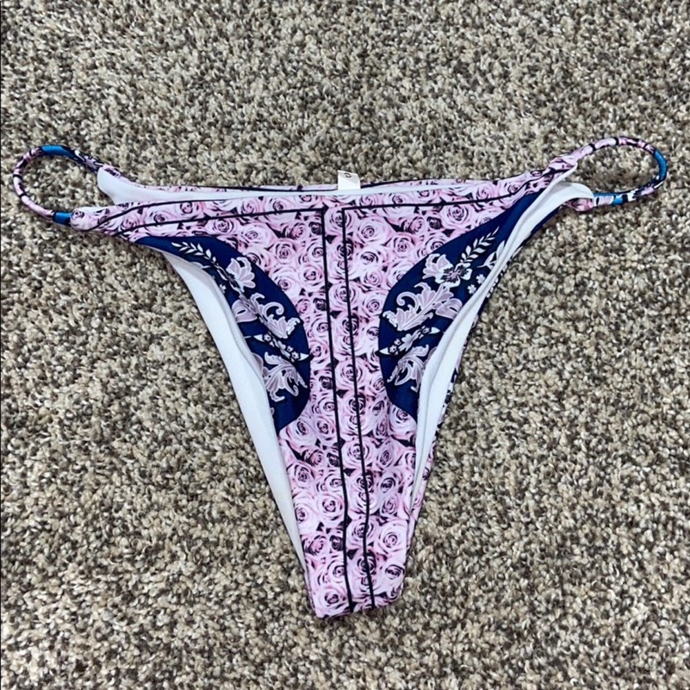 Swimsuit set - Picture 4 of 6